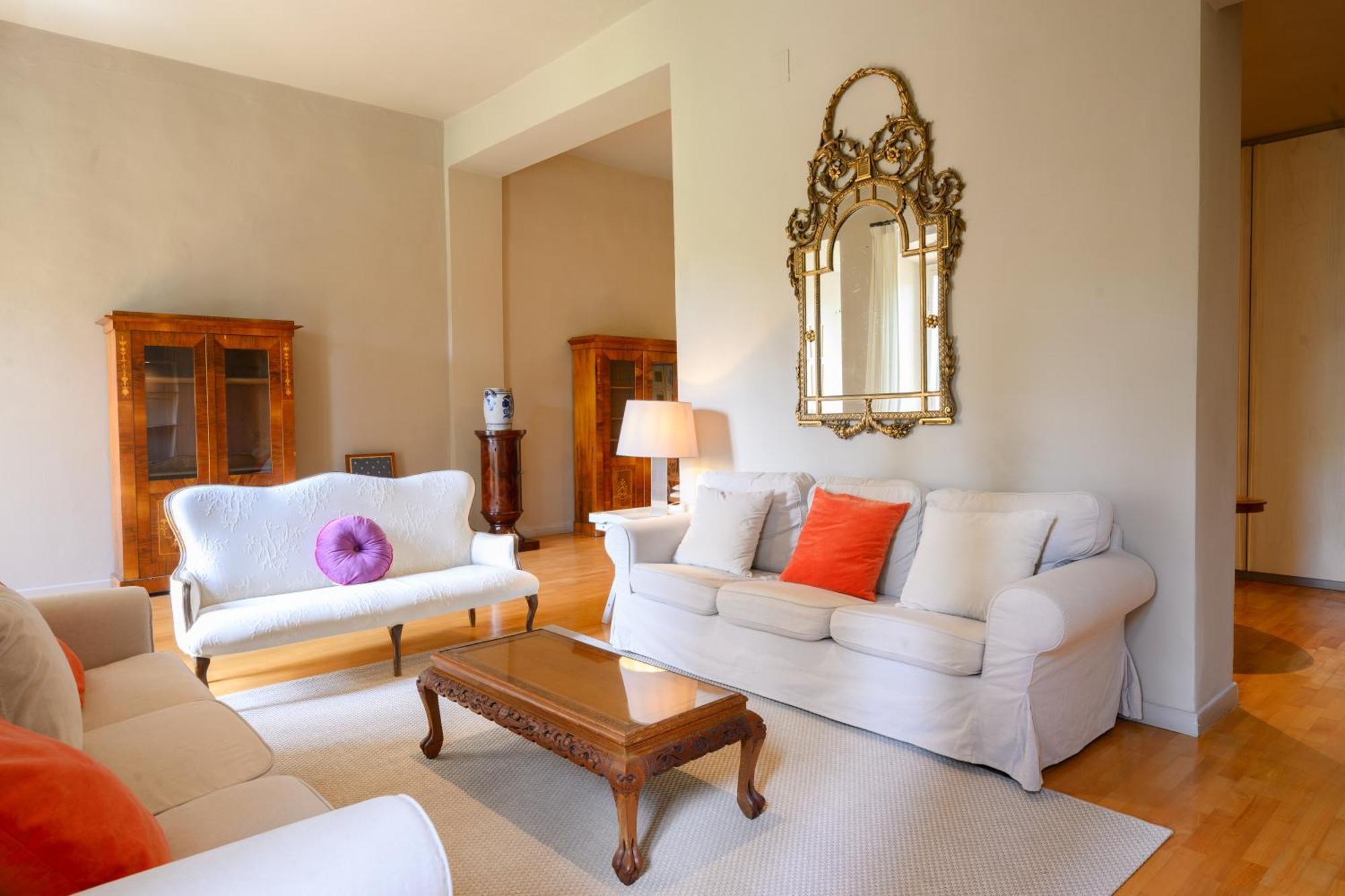 Capponi Luxury *