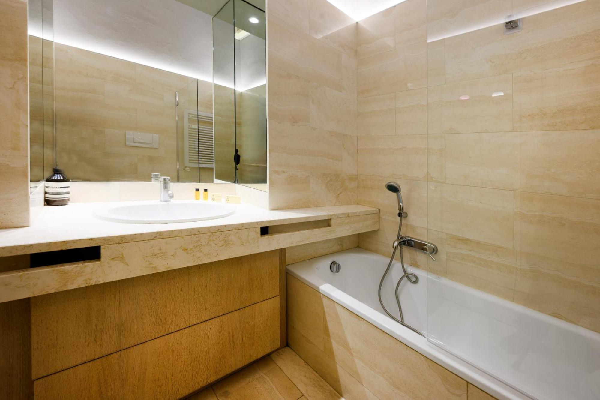 Capponi Luxury